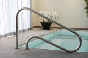 Piscine intérieure - Main courante Inox